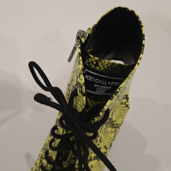 LIME GREEN SNAKESKIN LACE UPS WITH OPEN BACK * SIZE 10 - Picture 5 of 6